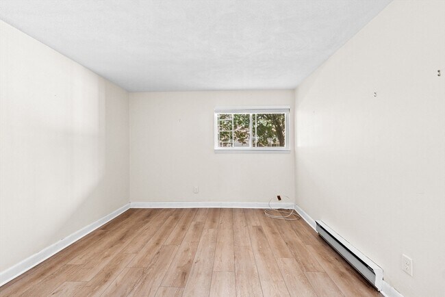 Building Photo - 79 Fountain Ln