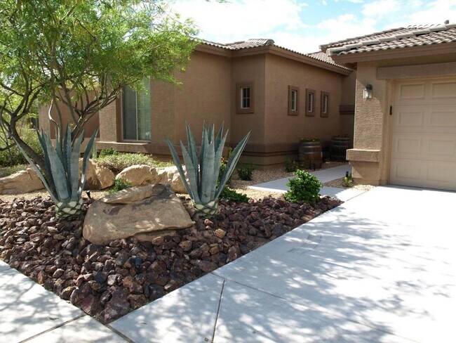 Building Photo - 3226 W Leisure Ln