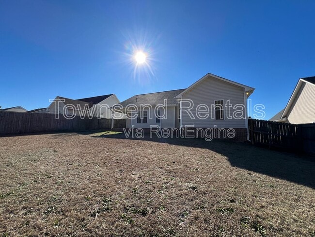 Building Photo - 2028 Ivey Commons Rd