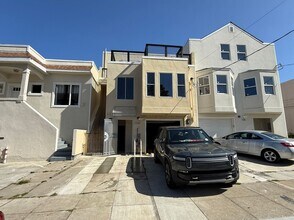 Building Photo - 220A-220A Sadowa St