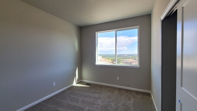 Building Photo - 2774 Soleil Hts