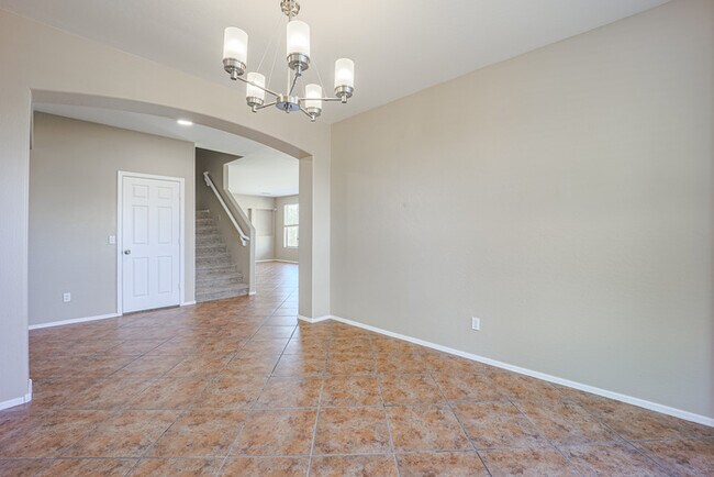 Building Photo - 5 bedroom Home1