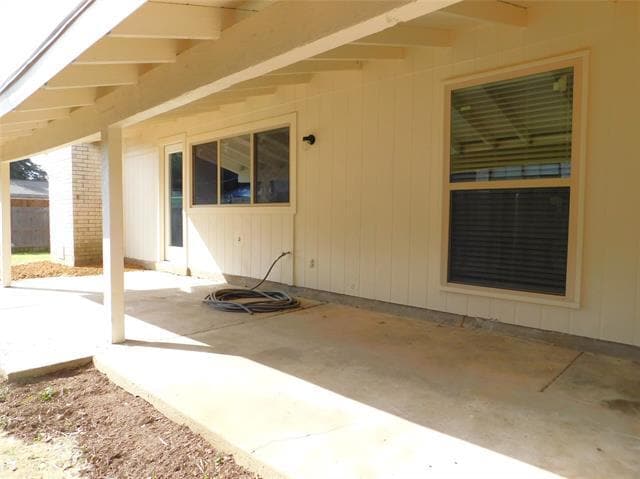 Building Photo - 1524 Carnation Dr