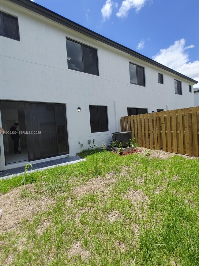 Building Photo - 34513 SW 191st Ave