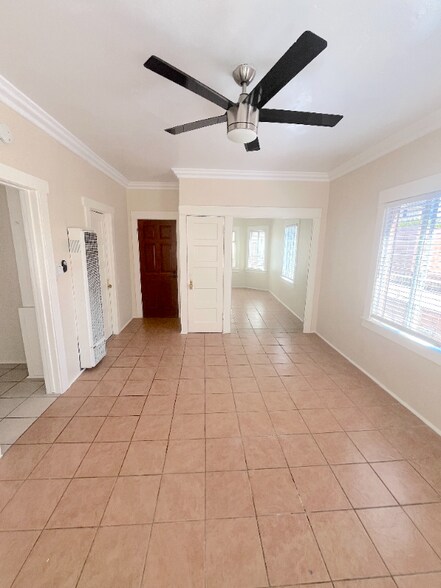 Building Photo - 744 Pine Ave