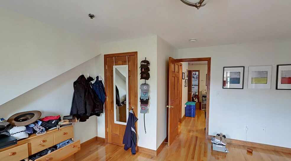 Building Photo - 112 Allston St