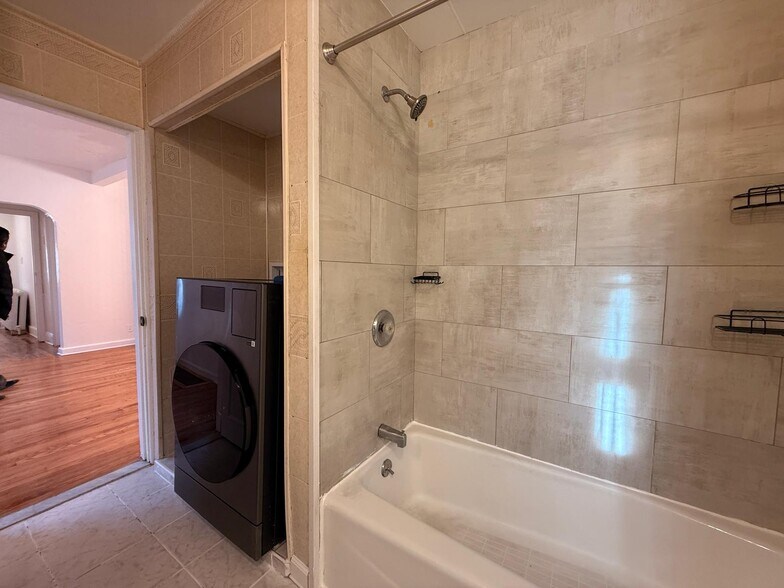 Building Photo - 86 W Main St