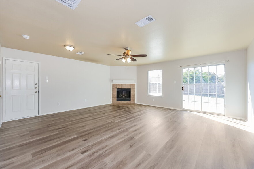 Building Photo - 7447 Pineberry Rd