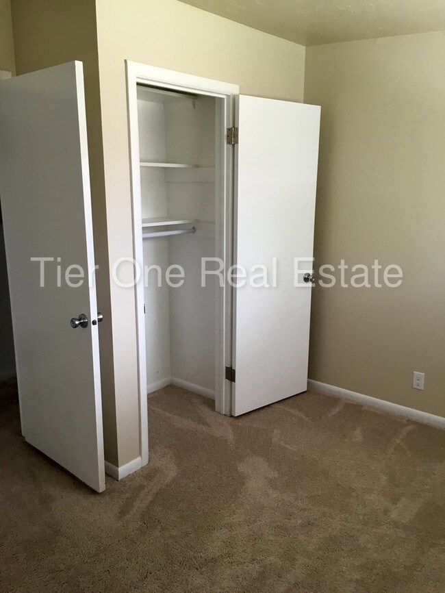 Building Photo - 7405 S 2200 E