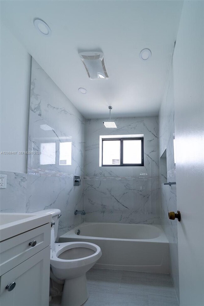 Building Photo - 4361 SW 97th Ct