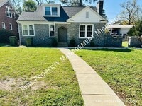 Building Photo - 709 M Ave