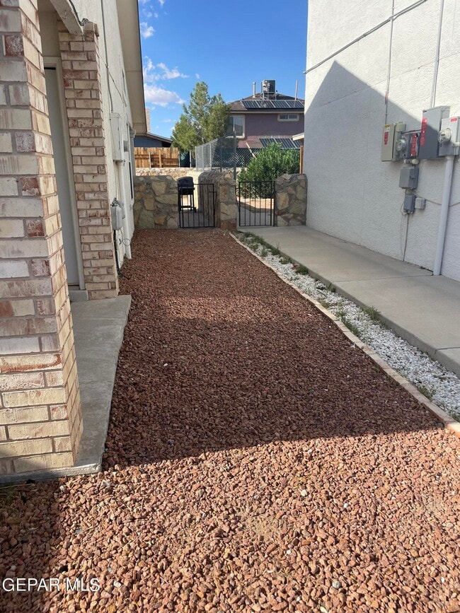 Building Photo - 11785 Snow Hawk Dr