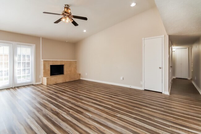Building Photo - 16835 Grampin Dr