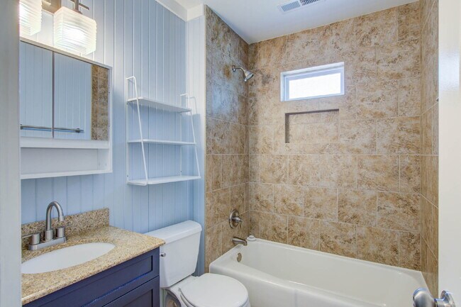 Building Photo - 1307 Bob White Dr