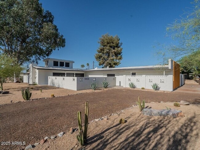 Building Photo - 3302 E Turquoise Ave