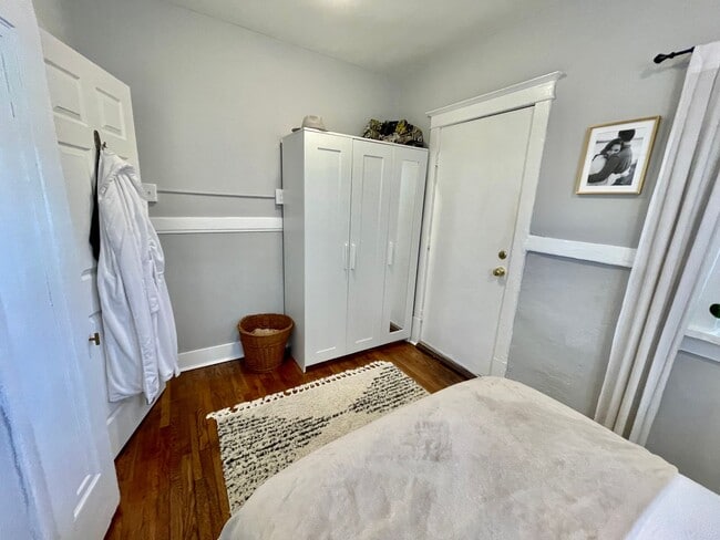 Building Photo - 4535 Flad Ave