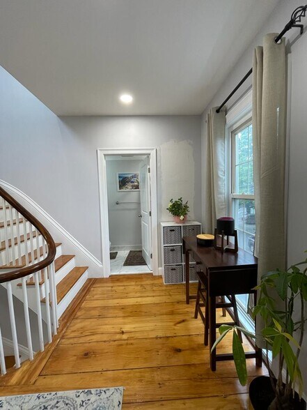 Hallway - 15 River St