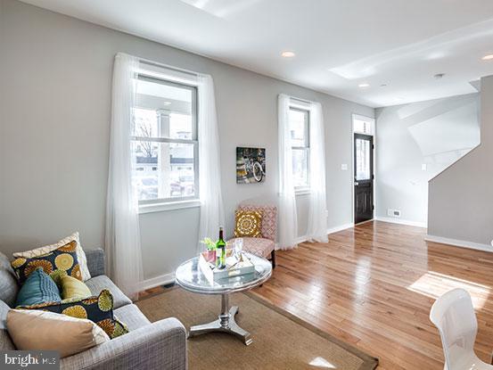 Building Photo - 4427 Mitchell St