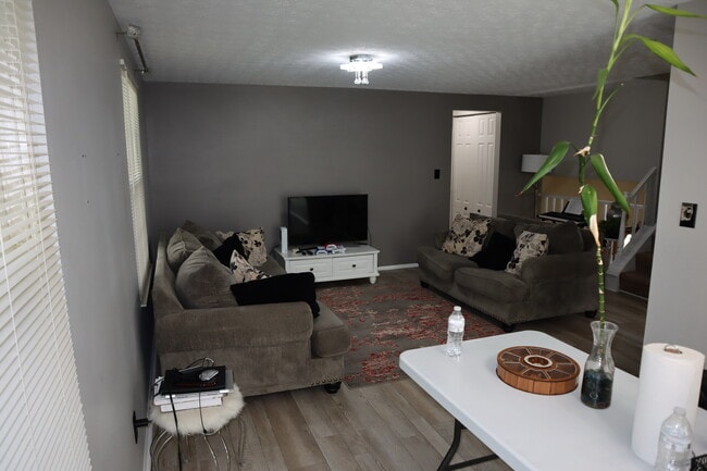 Building Photo - 7344 San Bonita Dr