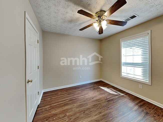 Building Photo - 177 Waters Edge Dr