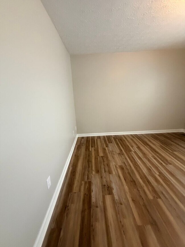 Building Photo - Large Fountain City Duplex available for rent!
