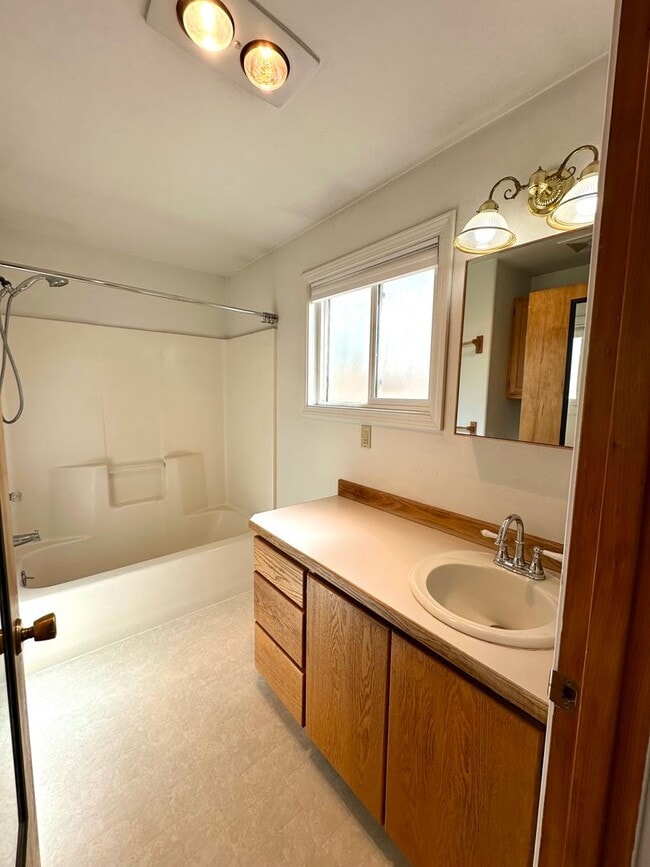 Building Photo - 333 SW 35th St