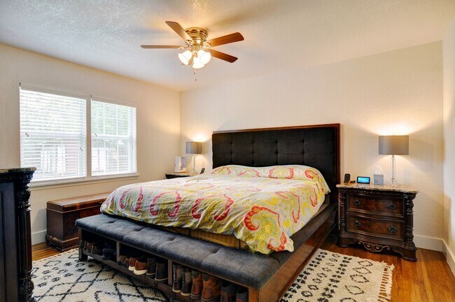 Building Photo - 5421 Fursman Ave