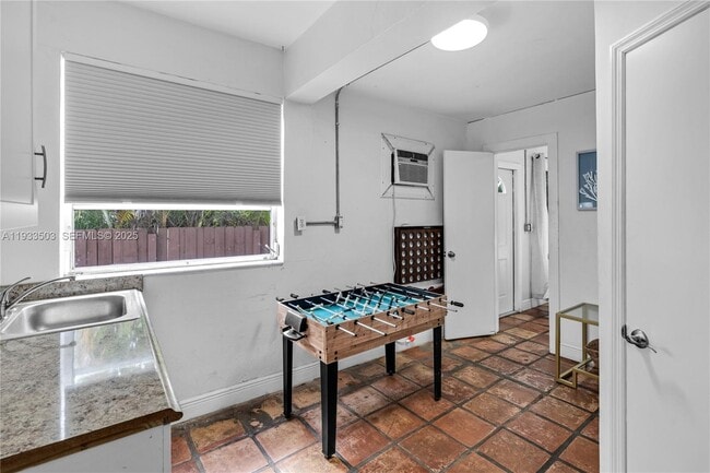 Building Photo - 427 NE 107th St