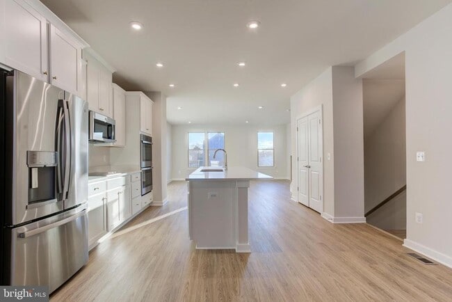 Building Photo - 13172 Arches Rd