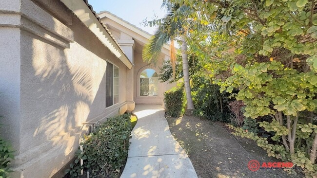 Building Photo - Amazing 5 Bedroom Home In Southwest!