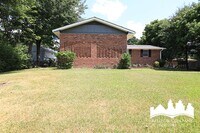 Building Photo - 2910 Dove St