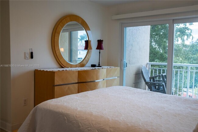 Building Photo - 17051 NE 35th Ave