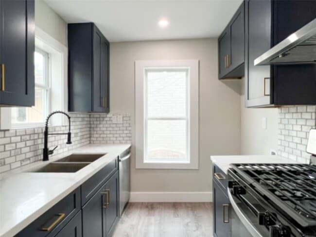 Building Photo - 4704 Greenbriar Dr