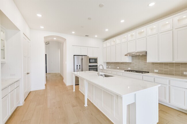Building Photo - 27027 West Rustlers Bend