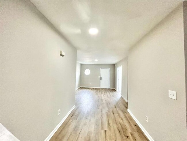 Building Photo - 944 Old Mill Ln