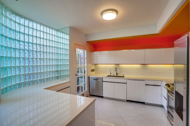 Building Photo - 1128 22nd St