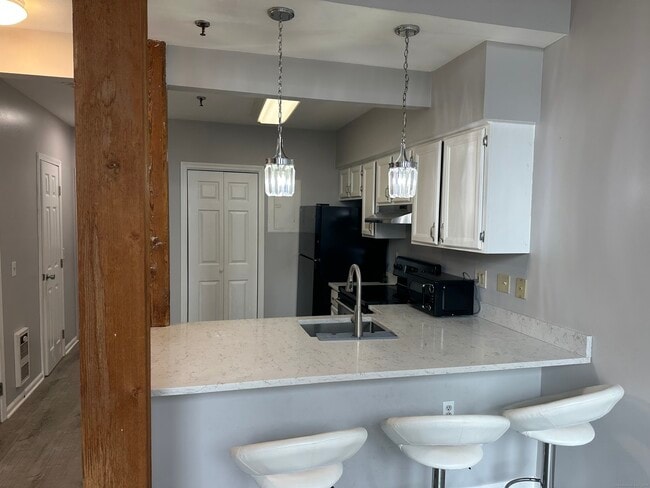 Building Photo - 25 Grand St