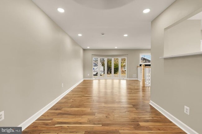 Building Photo - 8730 Ewing Dr