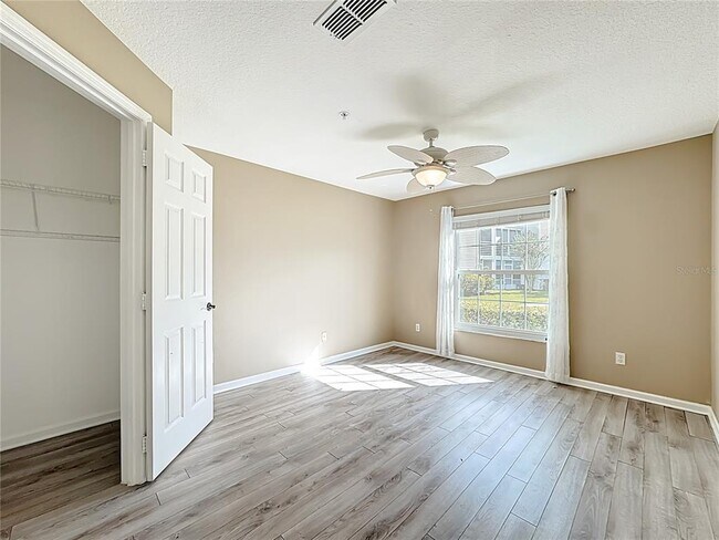 Building Photo - 3960 Southpointe Dr