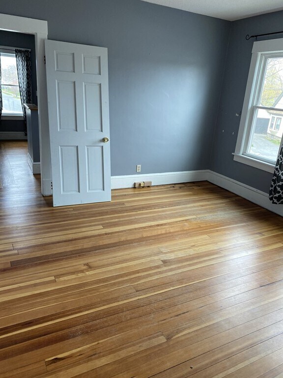 Building Photo - 674 N Main St