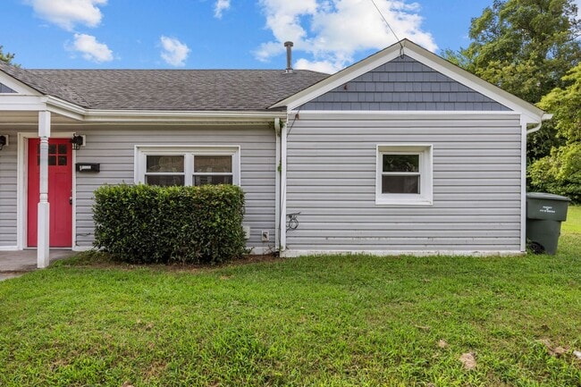 Building Photo - Charming 2-Bedroom Duplex in Norvella Heights