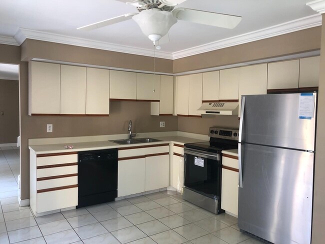 Building Photo - 356 Prestwick Cir