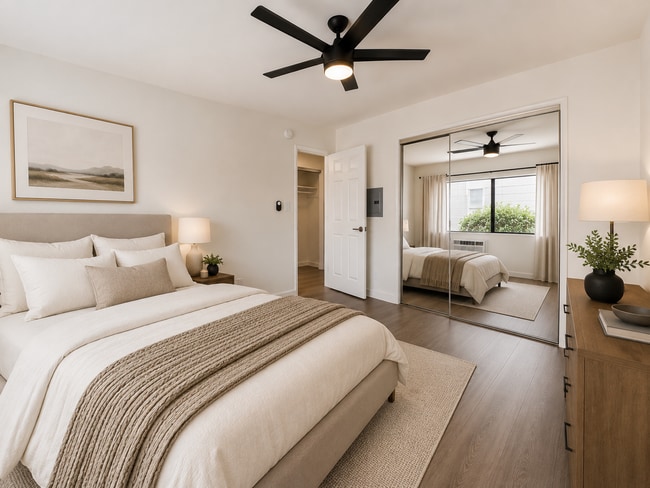 Building Photo - Reseda Apartments | 7650 Reseda Blvd
