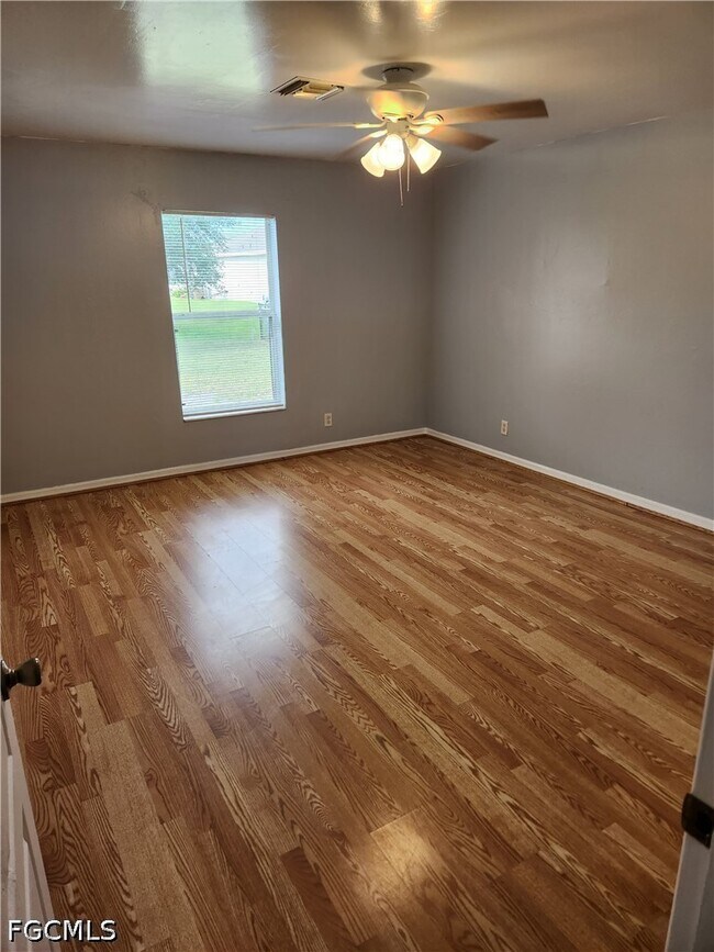 Building Photo - 1627 S Gator Cir