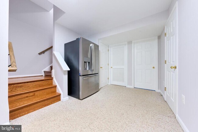 Building Photo - 685 Springhouse Square SE