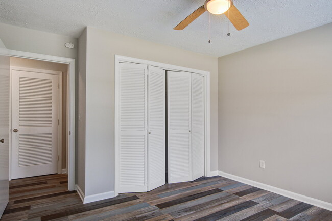 Building Photo - 1805 Chelwood Cir