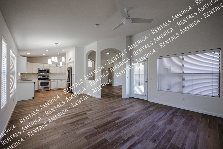 Building Photo - 2276 S Bahama Dr