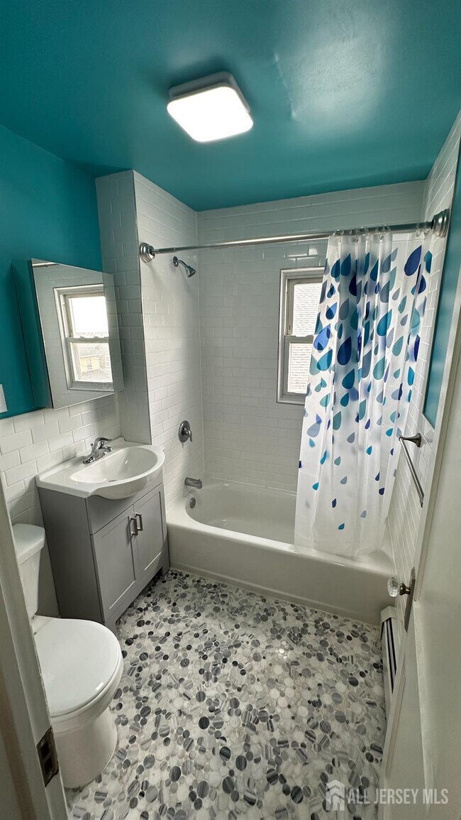 Building Photo - 6 Field Rd