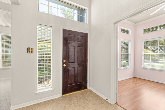 Building Photo - 7906 Glenn Cliff Dr