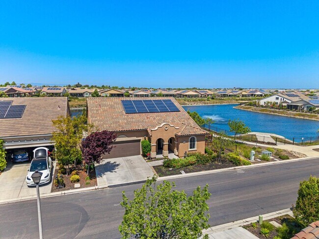Building Photo - 377 Silver Ridge Dr
